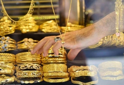 أسعار الذهب ترتفع مع ضعف الدولار وتصاعد التوترات العالمية