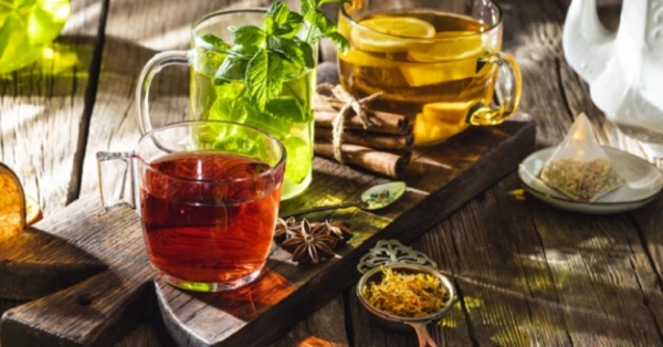 الشاي الأخضر أم الأسود؟ أيهما أفضل للجسم 