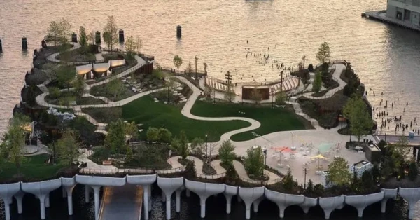 ليتل آيلاند: الواحة العائمة والابتكار الهندسي في نيويورك 