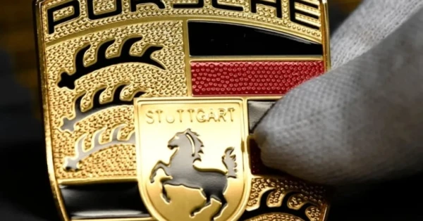 بورشه تحت الضغط: تراجع حاد في مبيعات السوق الصينية 