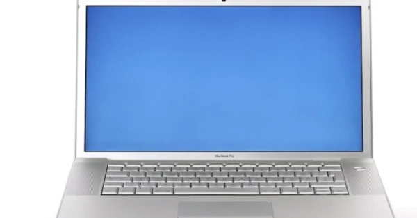 كيف تؤثر شاشات الأجهزة على صحة البشرة؟ 