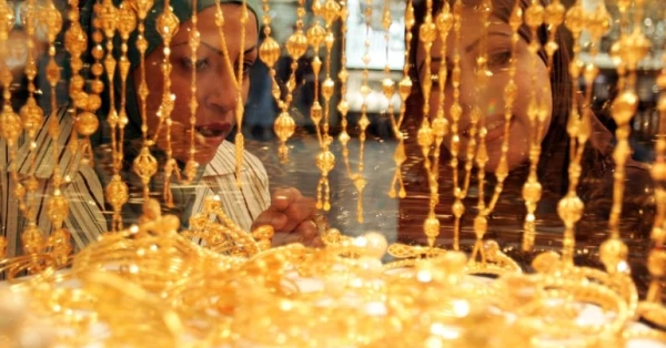 أسعار الذهب في مصر اليوم الثلاثاء 16 ديسمبر 2025.. عيار 21 عند 5760 جنيهًا 