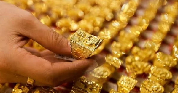 انخفاض سعر الذهب اليوم في مصر بختام تعاملات 2025 التاريخية 