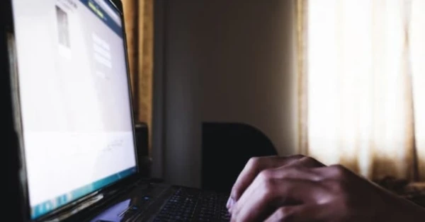 القراصنة يستغلون نوافذ تسجيل الدخول الوهمية لاختراق حسابات فيسبوك 