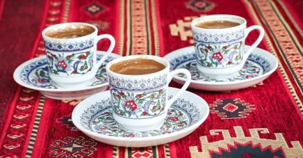 القهوة التركية: سر الرغوة ومعنى الفنجان 