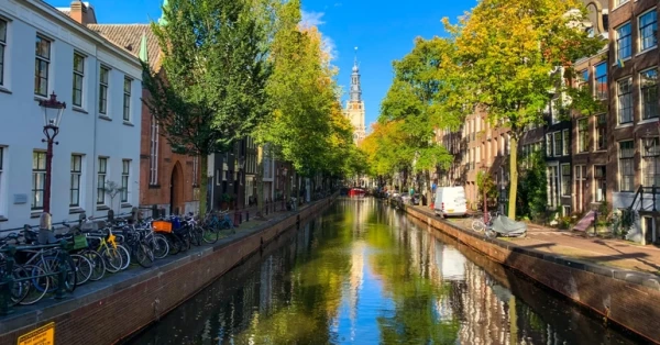 أمستردام: فينيسيا الشمال ومدينة القنوات الأسطورية 