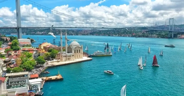 إسطنبول: مدينة بين قارتين وثقافتين 