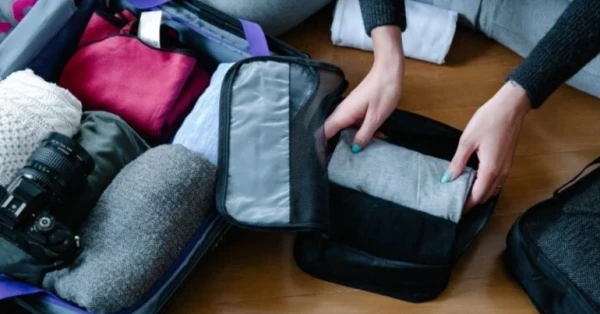 قائمة السفر الشتوية: تجهيزات أساسية لدفء وراحة المسافر 