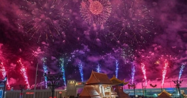 أبوظبي تحتفل برأس السنة بعروض ألعاب نارية لمدة 62 دقيقة 