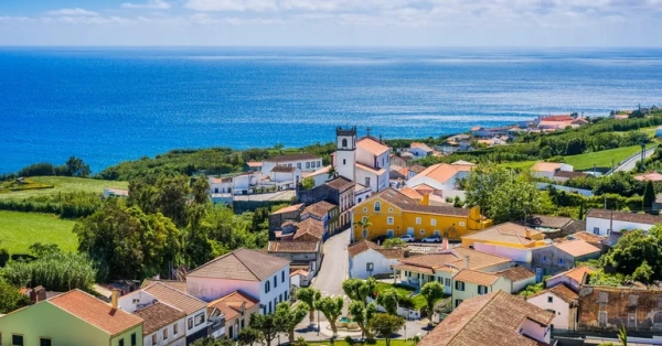 جزيرة ساو ميغيل في الأزور البرتغالية: شهر عسل وسط البراكين الخضراء 