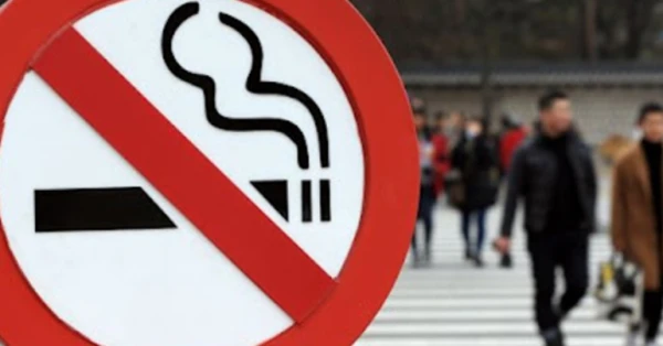 استكشاف قوانين التدخين العالمية وتأثيراتها الاجتماعية 