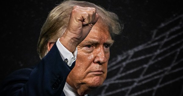 ترامب: كما قلت لإيران سابقاً أبرموا اتفاقاً الآن أو انتظروا دماراً هائلاً 