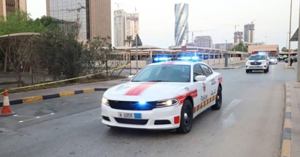 تنوه الإدارة العامة للمرور إلى أن الشوارع المؤدية إلى فعالية الألعاب النارية في حلبة البحرين الدولية تشهد حالياً إقبالاً كثيفاً وازدياداً في الحركة المرورية #عاجل 