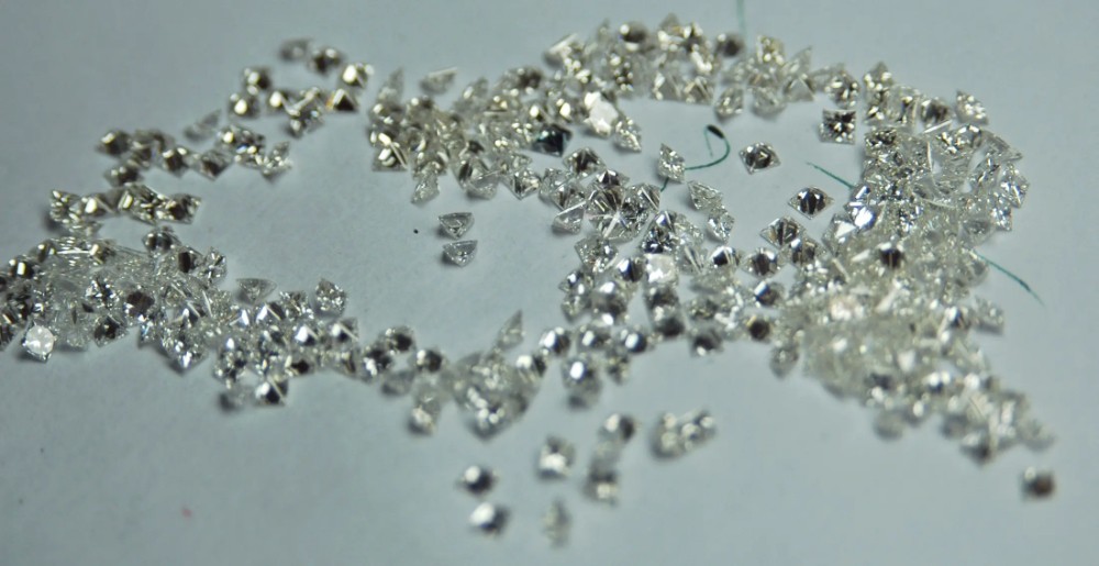 Diamonds are displayed before being set at a gold jewellery factory for the company Damas in Dubai July 21, 2008. (Reuters)