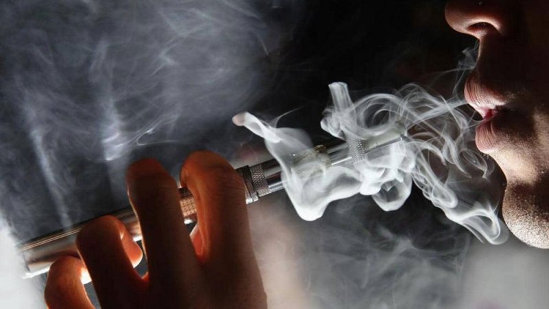 تفويض "الصحة" بمراقبة تطبيق اللائحة الفنية لمنتجات النيكوتين الإلكترونية