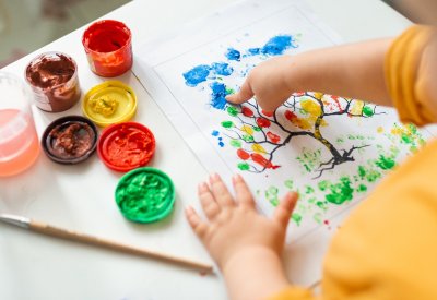 جمعية الصداقة البحرينية الروسية تنظم  مسابقة في الرسم للاطفال