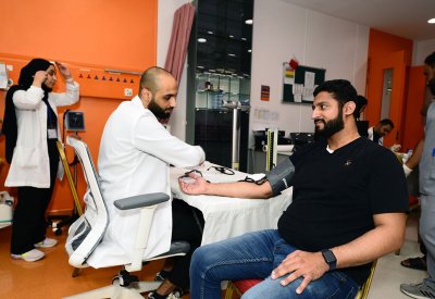 بالصور: حملة الإمام الحسين للتبرع بالدم تحصد 606 كيس دم