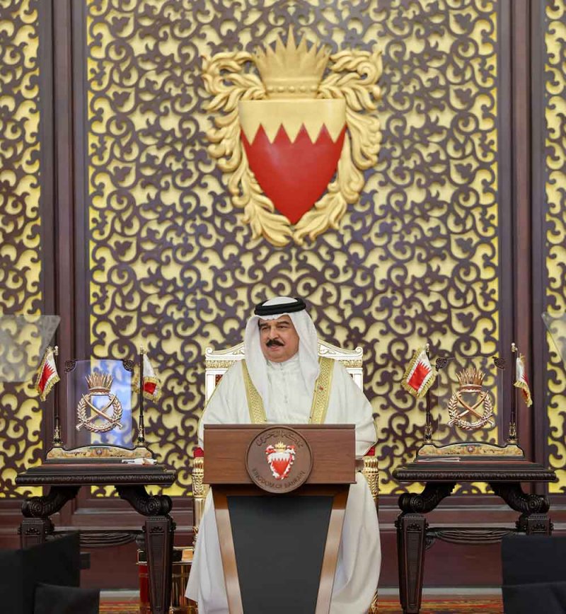 جلالة الملك المعظم يستقبل كبار أفراد العائلة المالكة الكريمة وكبار المسؤولين وعددًا من الأهالي وأصحاب الإنجازات