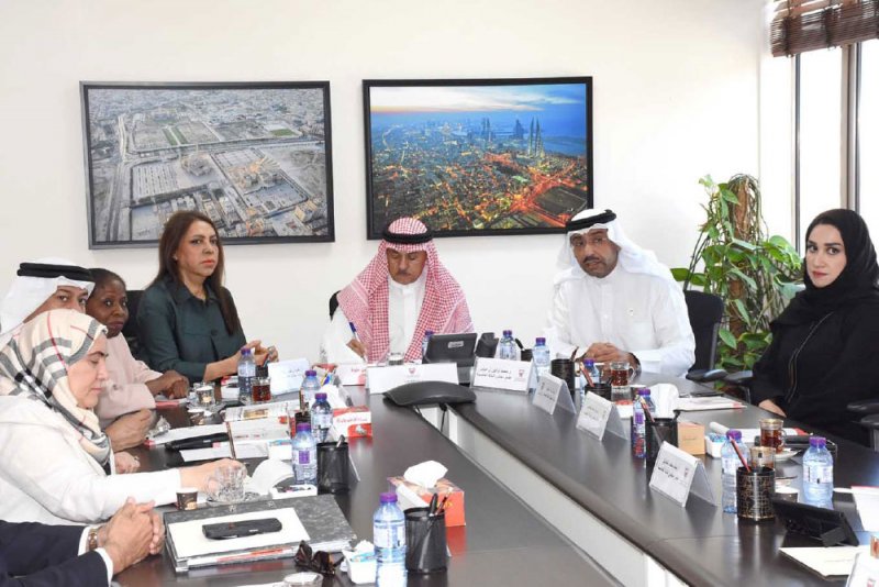 دراسات مستفيضة لإنشاء ساحل للسباحة بشرق سترة