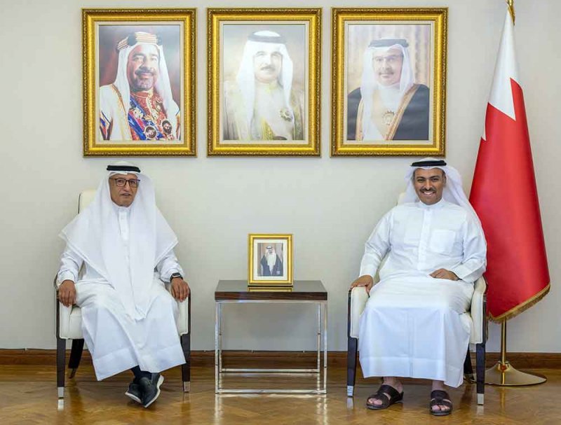 وزير الإعلام يشيد بالدور البارز لـ"جمعية الصحفيين" في الارتقاء بالصحافة الوطنية