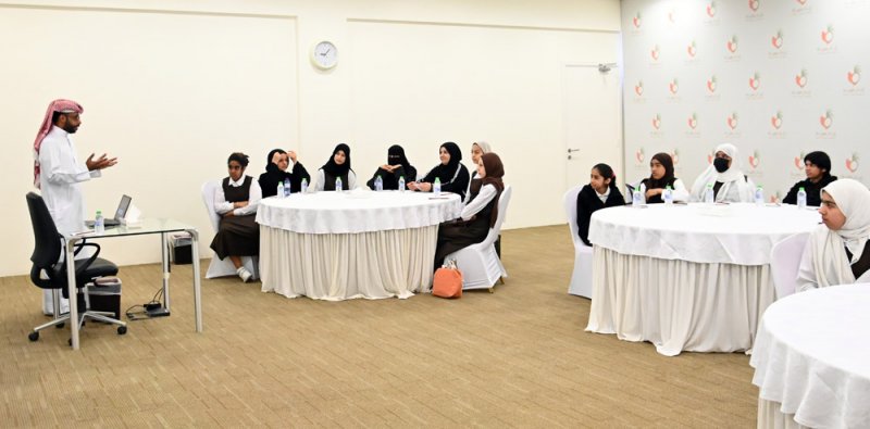 "الأعلى للمرأة" يستضيف طالبات 4 مدارس في زيارة تعريفية