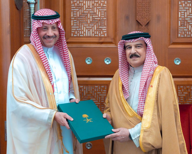 الملك المعظم يتسلم دعوة من خادم الحرمين لحضور القمة الخليجية الأميركية