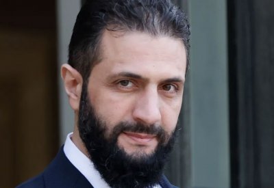 برج وكنوز مدفونة وسلام.. الشرع يغازل ترامب بحزمة "إغراءات"