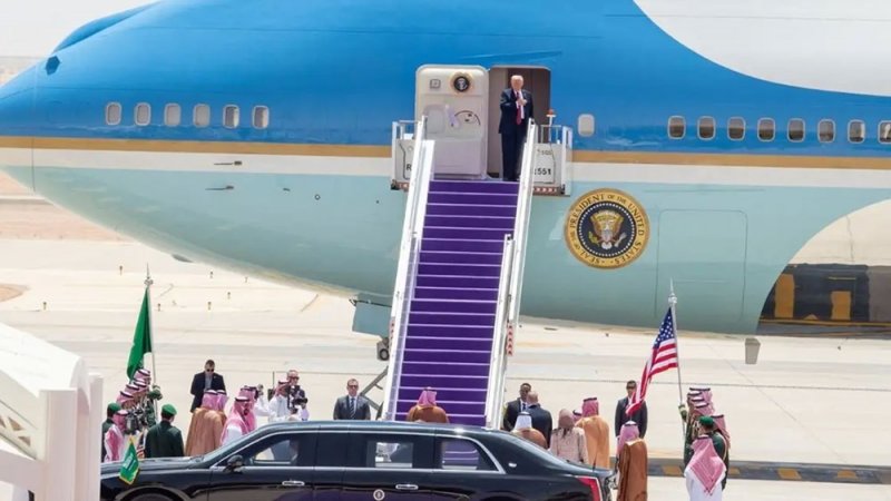 ترامب: لولانا لما كان أي أسير في غزة على قيد الحياة