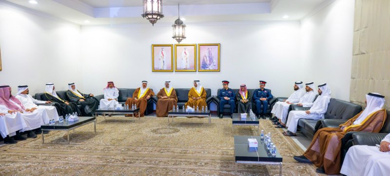 سمو محافظ الجنوبية يلتقي بعدد من أهالي منطقة الزلاق