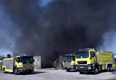 الدفاع المدني يخمد حريقاً اندلع في مستودع بمنطقة سلماباد