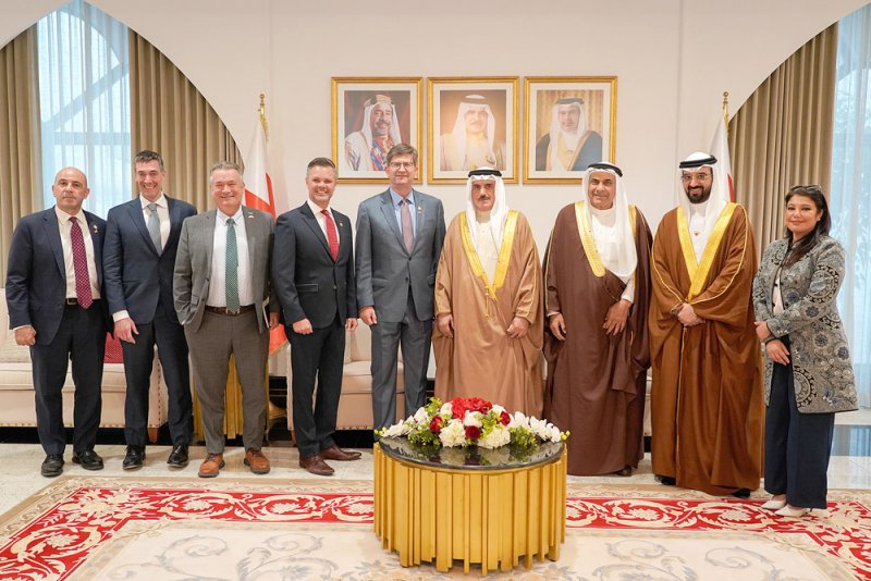 تعزيز التعاون البرلماني مع أميركا