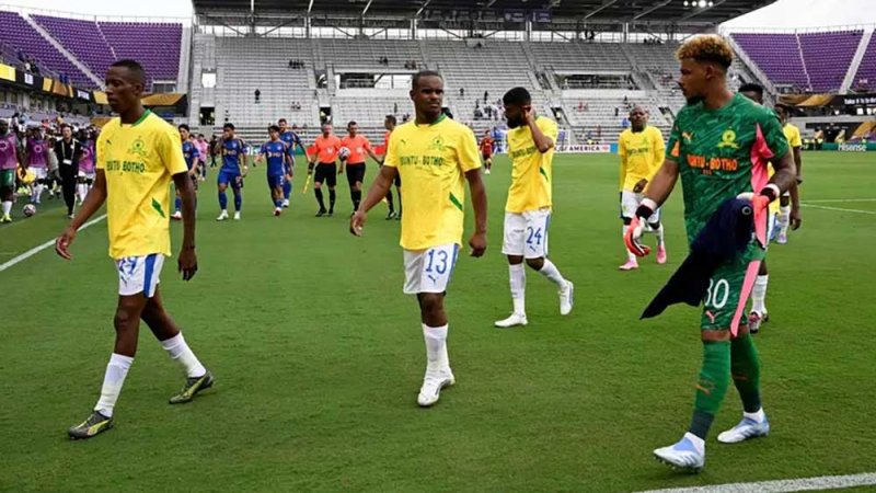 خطر "الصواعق" يؤخر انطلاق مباراة في كأس العالم للأندية