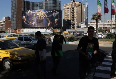تجسس على مواقع حساسة.. إيران تضبط "سائحاً أوروبياً"