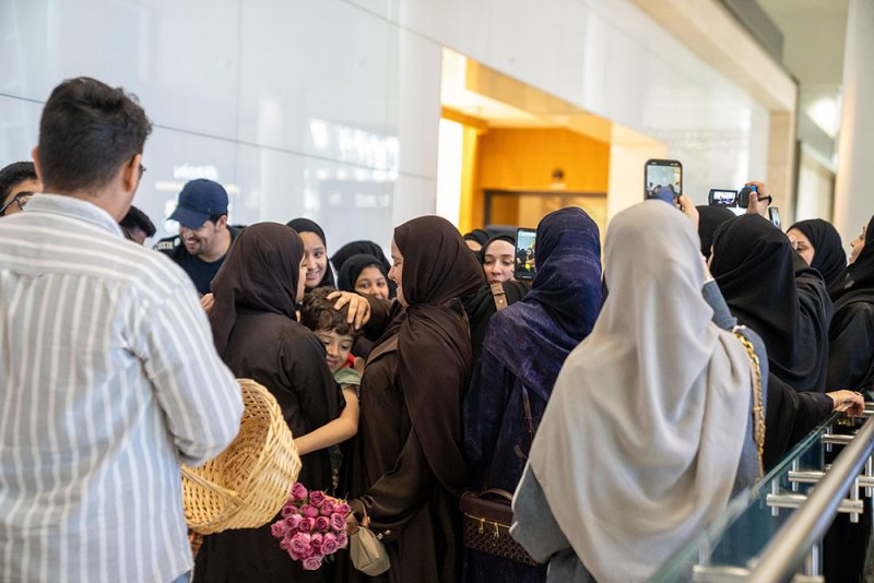 وزارة الخارجية: وصول طائرتان تابعتان لخطوط شركة طيران الخليج قادمتان من جمهورية تركمانستان ليبلغ مجموع عدد المواطنين الذين تم تسهيل عودتهم إلى أرض الوطن 1748 مواطنًا