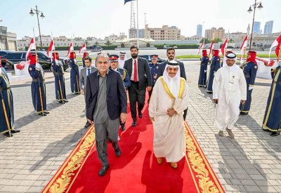 وزير الداخلية يشيد بالتعاون والتنسيق الأمني المتميز بين البحرين وباكستان