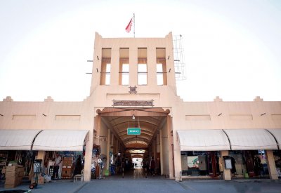 جولة “البلاد”: السوق الشعبي يضع يده على خده