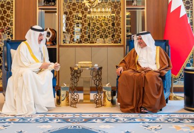 سمو ولي العهد رئيس مجلس الوزراء يستقبل وزير العمل للاطمئنان على صحته