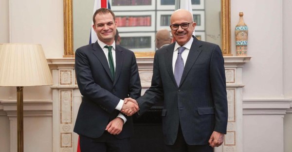 وزير الخارجية يجتمع مع وزير الدولة لشؤون الشرق الأوسط وشمال أفريقيا وأفغانستان وباكستان في وزارة الخارجية البريطانية