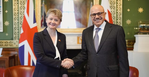 وزير الخارجية يجتمع مع وزيرة الشؤون الخارجية والكومنولث والتنمية في المملكة المتحدة