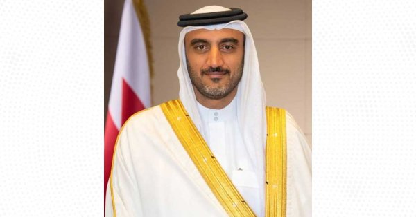 وزير شؤون مجلس الوزراء: شرطة البحرين محل فخر واعتزاز بما تقدمه من عطاءات مخلصة ترسّخ أمن الوطن واستقراره 