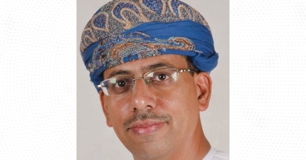 وزير الإعلام العماني السابق الدكتور عبد المنعم بن منصور الحسني في حضرة مركز الشيخ إبراهيم 