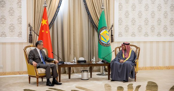 الأمين العام لمجلس التعاون يستقبل معالي وزير خارجية جمهورية الصين الشعبية، ويبحثان سبل تعزيز العلاقات الخليجية الصينية #صحيفة_البلاد 