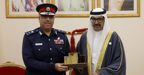 سمو محافظ الجنوبية يكرم عدداً من الجهات الأمنية بمناسبة يوم شرطة البحرين 