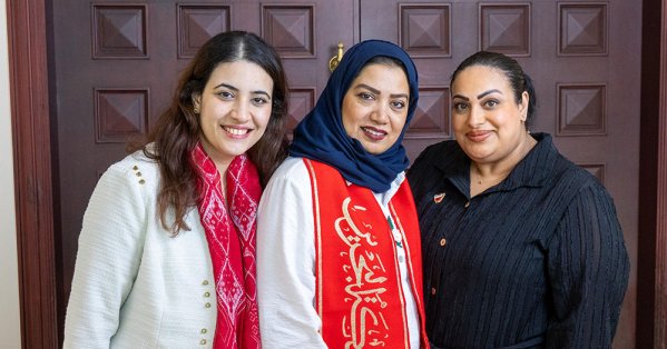 وزارة السياحة وهيئة البحرين للسياحة والمعارض تحتفلان بالأعياد الوطنية #صحيفة_البلاد 