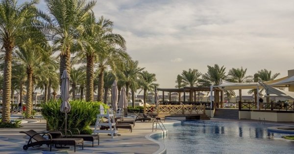 الأرصاد الجوية: طقس بارد نسبيًا مع فرصة لأمطار متفرقة قد تكون رعدية ورياح نشطة اليوم في مملكة البحرين 