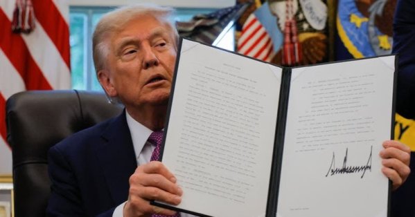 ترامب يوقع قانون الدفاع الأميركي بقيمة تريليون دولار 