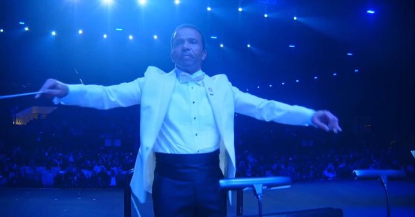 أوركسترا البحرين الفيلهارمونية تعزف "روائع الفن" في ليلة وطنية ساحرة 