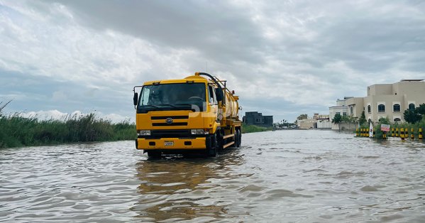 بلدي المحرق يناقش تجمع مياه الأمطار في البسيتين 