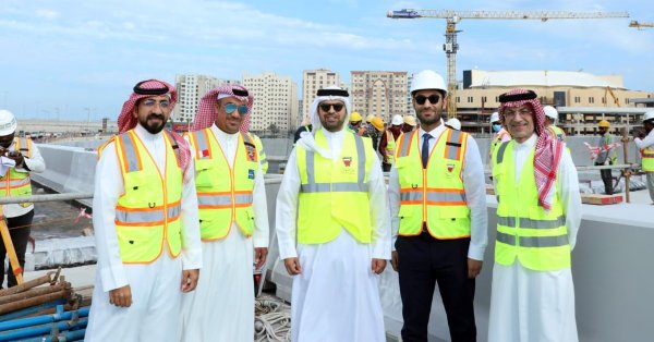 وزارة الأشغال: تسارع وتيرة إنجاز مشروع الجسر الرابط بين جسر الشيخ عيسى بن سلمان وشارع 105 في البسيتين 