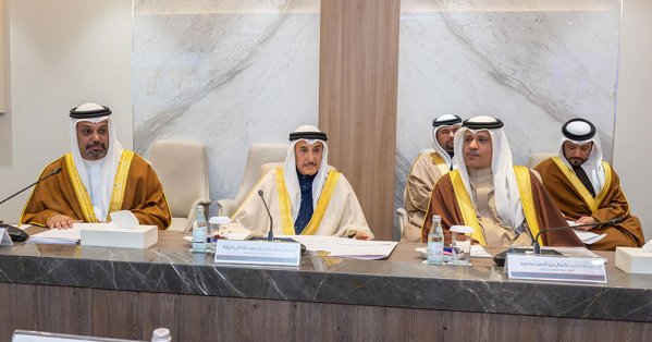 السلطتان التنفيذية والتشريعية تعقدان اجتماعاً مشتركاً حول المبادرات المقترحة لتطوير المالية العامة 